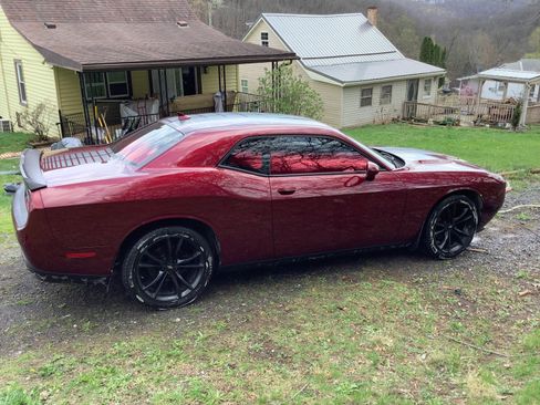 Used 2017 Dodge Challenger SXT w/ Blacktop Package image 4