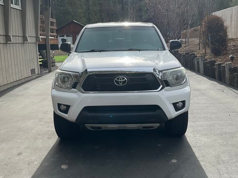 Used 2015 Toyota Tacoma Pickup 4D 5 ft image 6