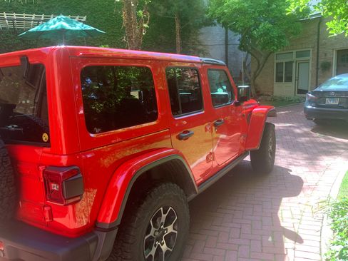 Used 2018 Jeep Wrangler Unlimited Rubicon AWD/4WD image 5