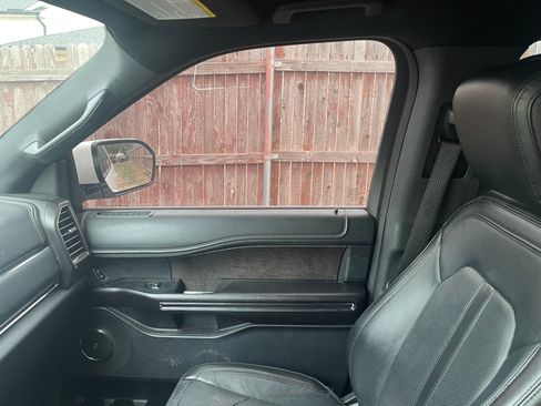 Used 2018 Ford Expedition Limited w/ Equipment Group 301A image 15