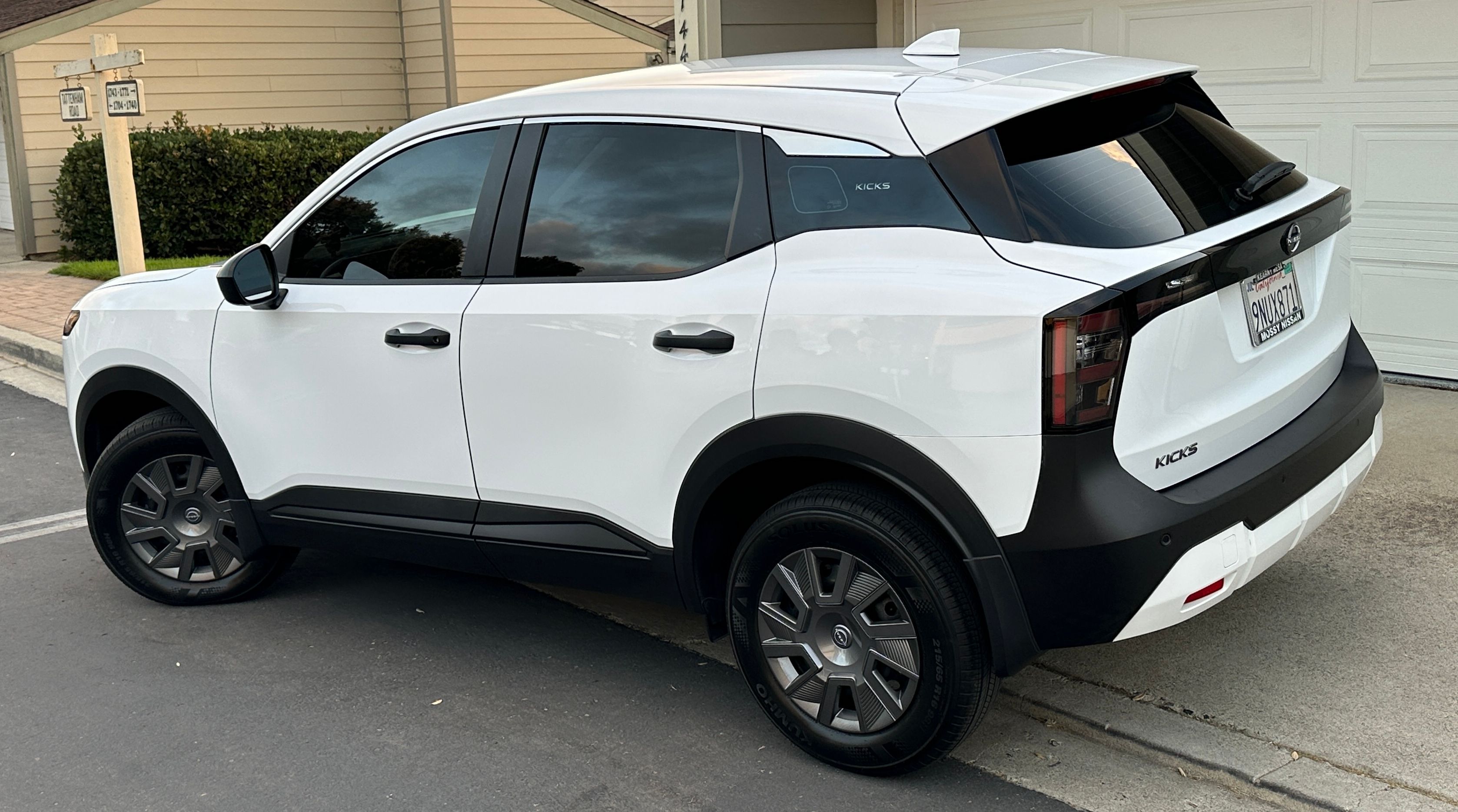 Used 2025 Nissan Kicks S FWD image 5