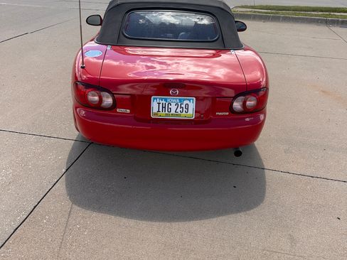Used 2002 MAZDA MX-5 Miata image 4