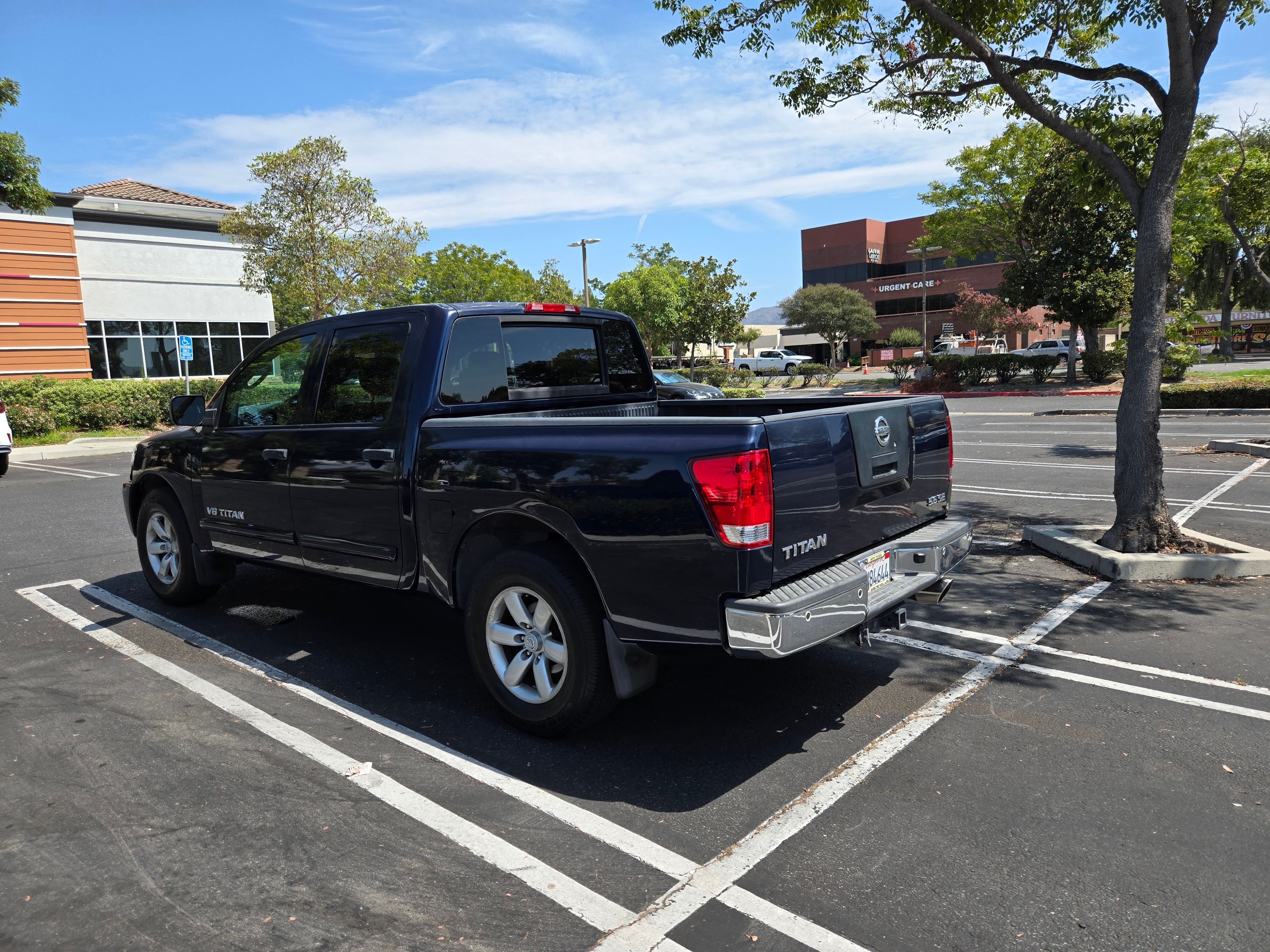 Used 2009 Nissan Titan SE w/ SE Drivers Convenience Pkg RWD image 2