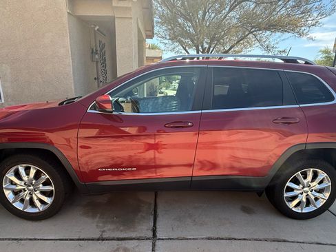 Used 2016 Jeep Cherokee Limited FWD image 2