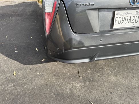Used 2016 Toyota Prius Two FWD image 17