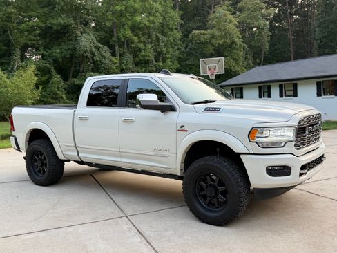 Used 2019 RAM 2500 Limited AWD/4WD image 4