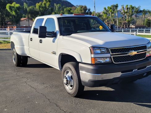 Used 2007 Chevrolet Silverado 3500 LT w/ Heavy-Duty Power Package image 8