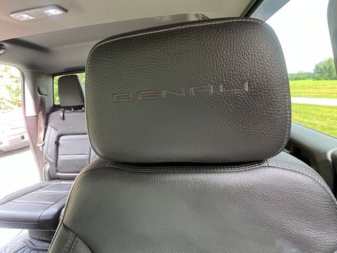 Used 2019 GMC Sierra 1500 Denali w/ Denali Ultimate Package AWD/4WD image 15