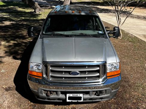 Used 2001 Ford F350 2WD Crew Cab Super Duty image 2