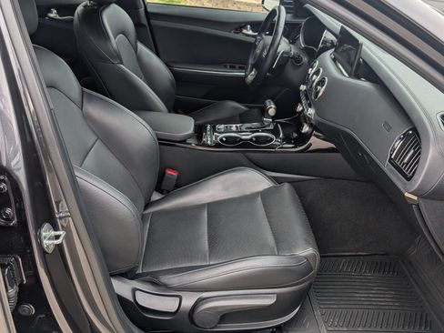 Used 2022 Kia Stinger GT-Line image 9