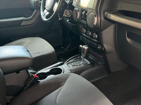 Used 2016 Jeep Wrangler Unlimited Sport AWD/4WD image 11