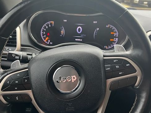 Used 2017 Jeep Grand Cherokee Limited image 10