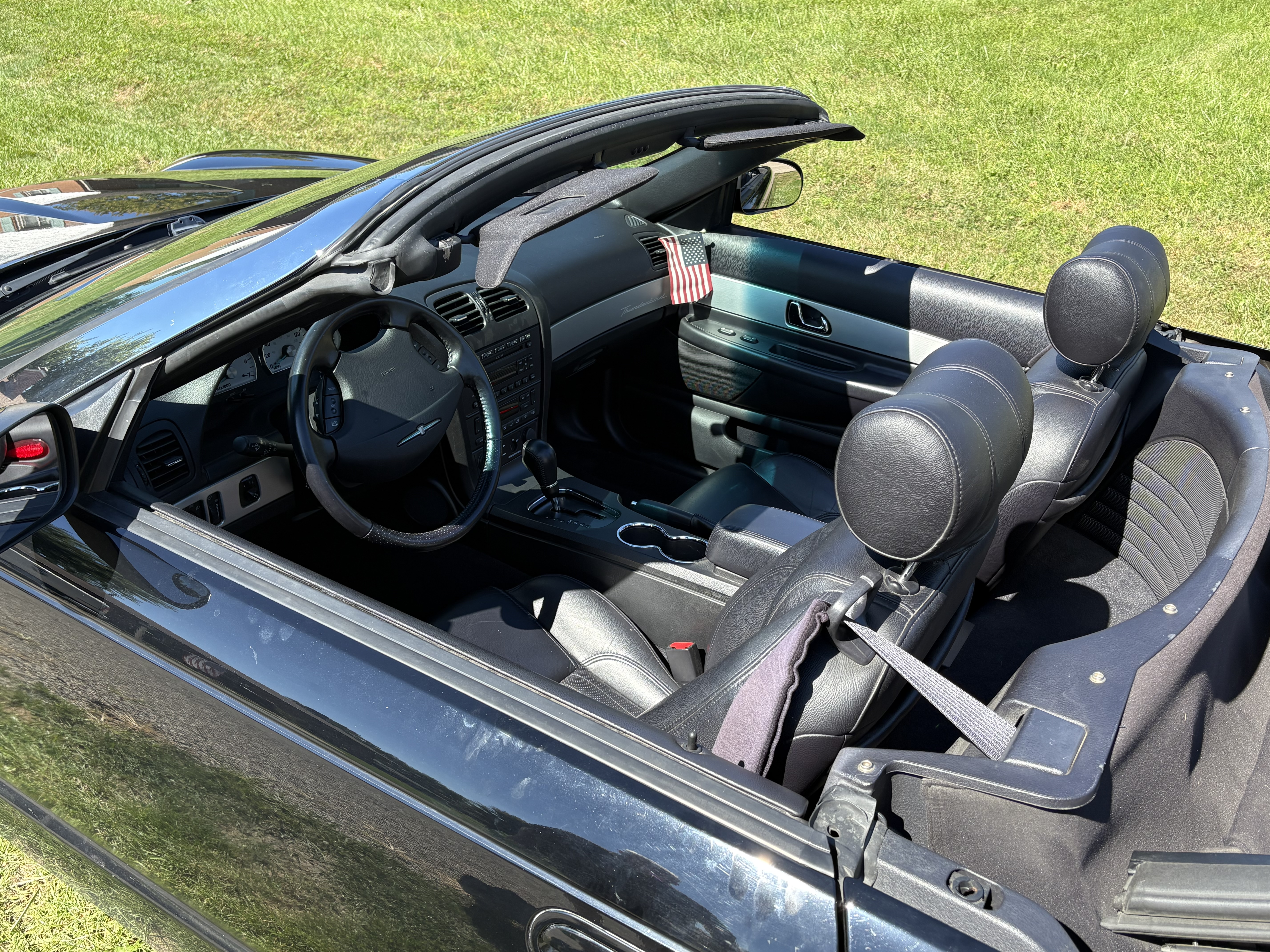 Used 2005 Ford Thunderbird RWD image 15