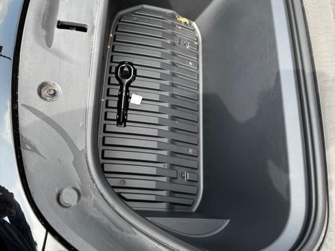 Used 2022 Tesla Model Y Performance image 24