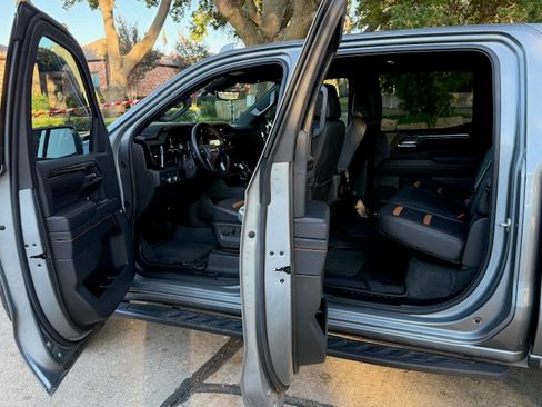 Used 2024 GMC Sierra 1500 AT4 w/ Technology Package image 13