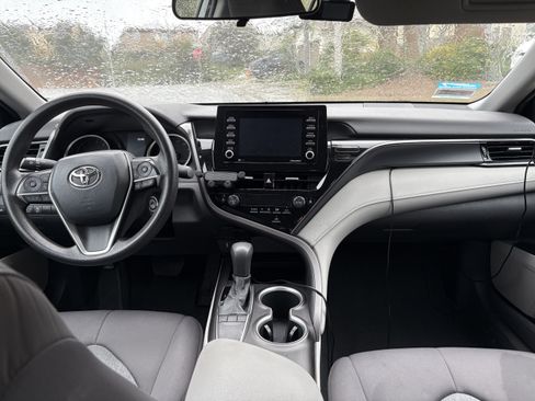 Used 2022 Toyota Camry LE image 17