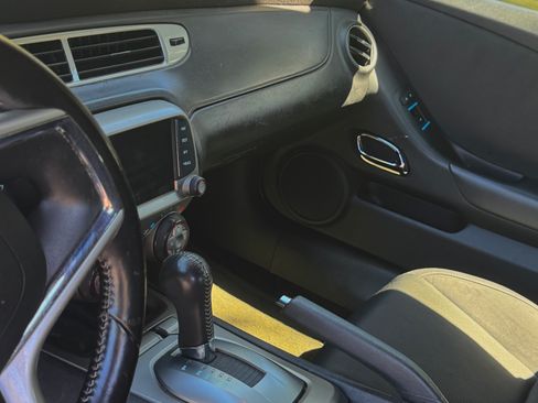 Used 2015 Chevrolet Camaro LT RWD image 13