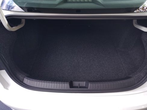 Used 2019 Volkswagen Jetta SE w/ Cold Weather Package image 18