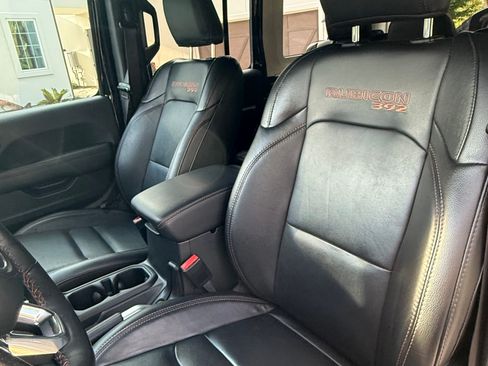 Used 2022 Jeep Wrangler Unlimited Rubicon w/ Xtreme Recon 35" Tire Package AWD/4WD image 9
