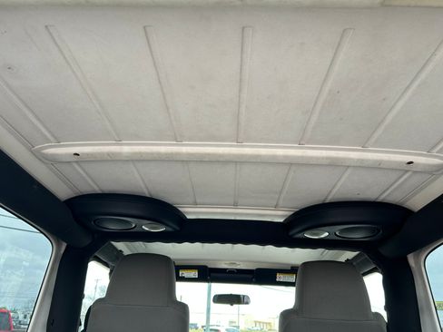 Used 2005 Jeep Wrangler Unlimited Rubicon w/ Sahara Edition Group image 30