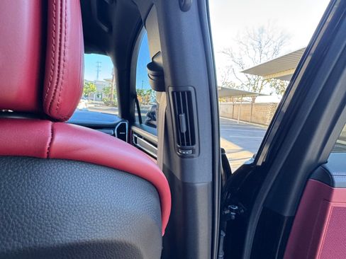 Used 2023 Porsche Cayenne S Platinum image 18