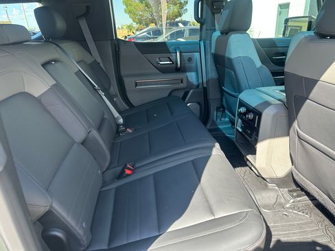 Used 2024 GMC Hummer EV 3X image 12