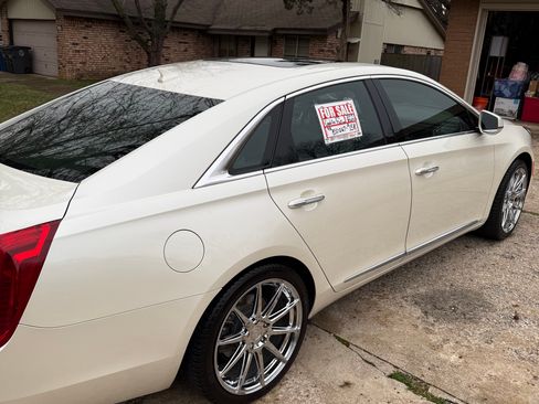 Used 2014 Cadillac XTS Platinum image 2