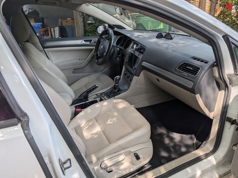 Used 2015 Volkswagen Golf TDI SE image 14