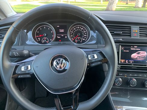 Used 2020 Volkswagen Golf 4-Door image 21