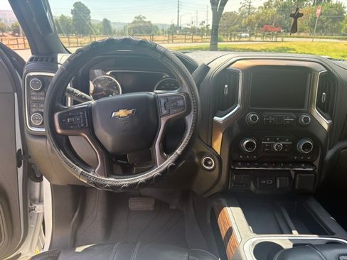Used 2022 Chevrolet Silverado 2500 High Country w/ Safety Package II AWD/4WD image 19