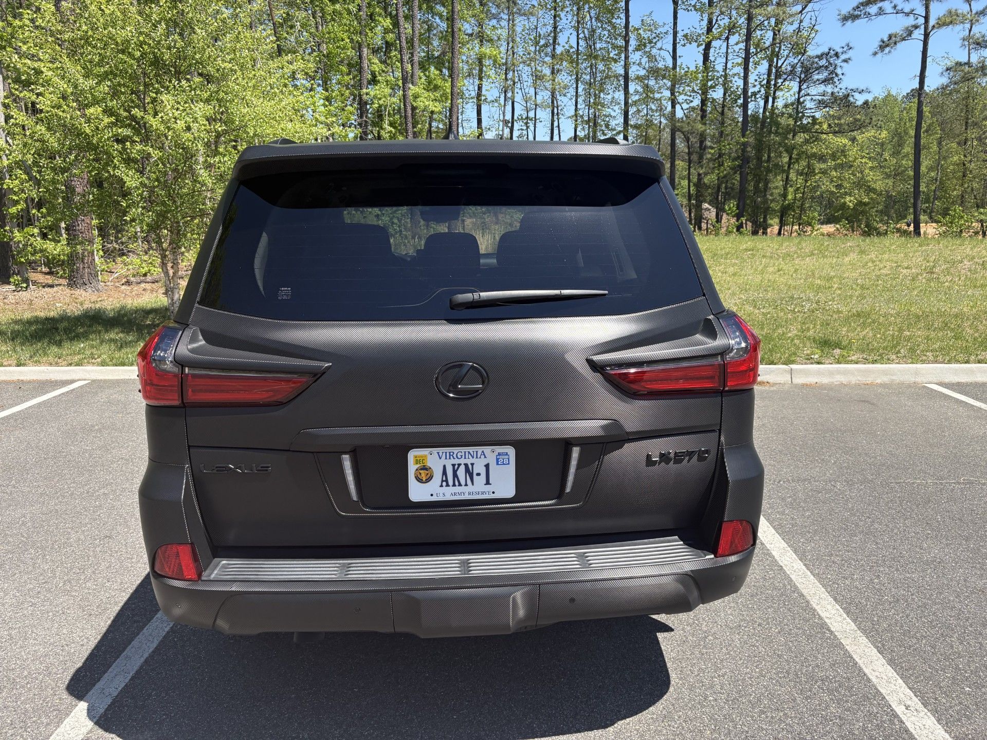 Used 2020 Lexus LX 570 4WD w/ Luxury Package image 2