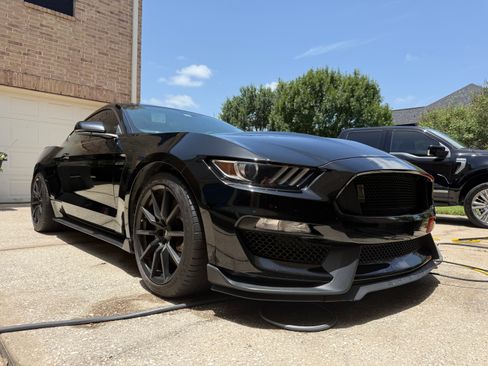 Used 2017 Ford Mustang Shelby GT350 RWD image 1