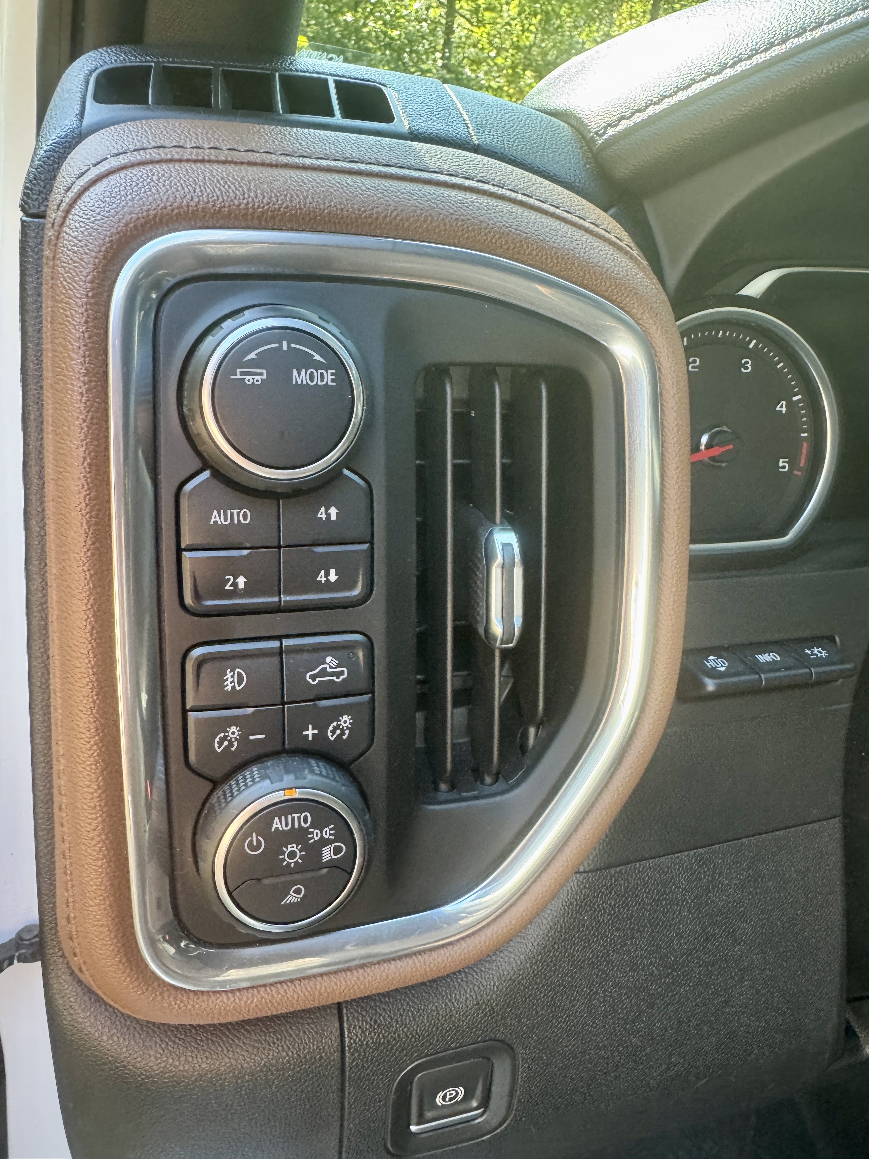Used 2021 Chevrolet Silverado 3500 High Country AWD/4WD image 23