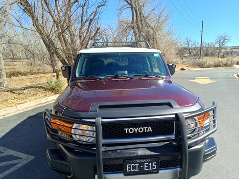 Used 2007 Toyota FJ Cruiser Sport Utility 2D image 1