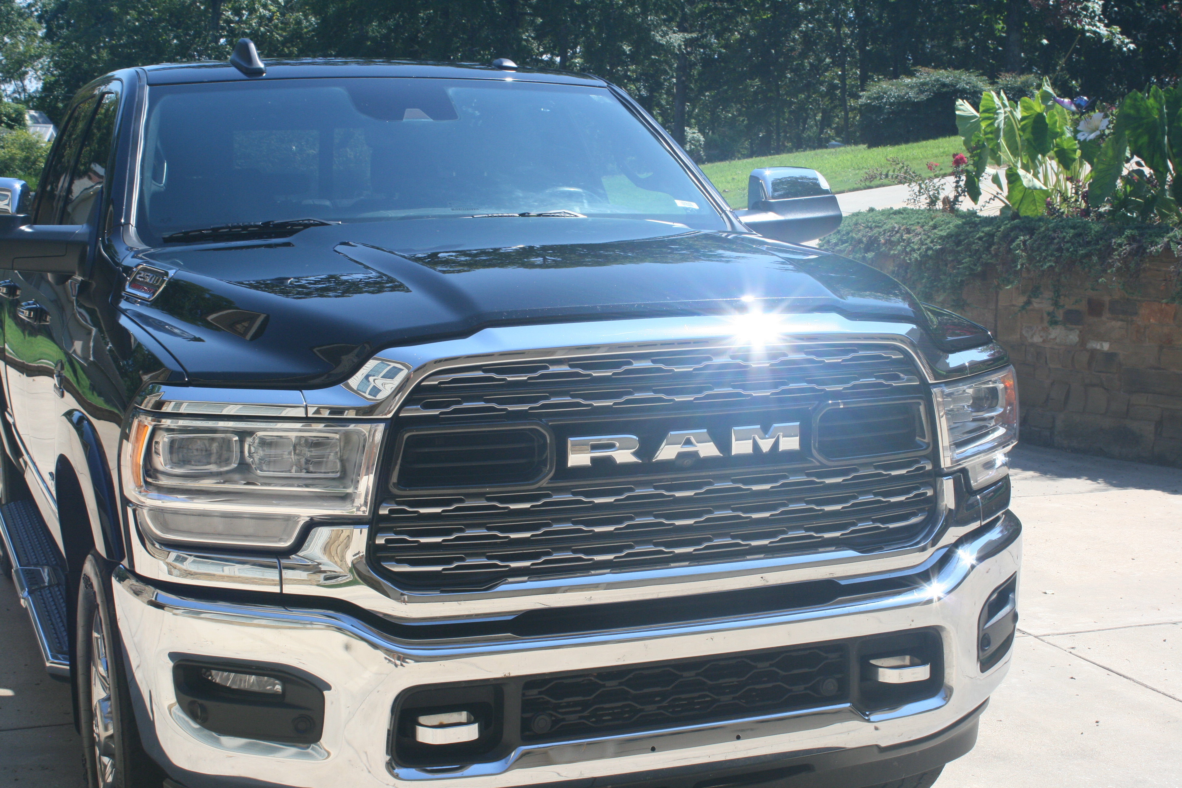 Used 2021 RAM 2500 Limited AWD/4WD image 2