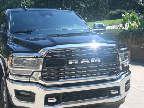 Used 2021 RAM 2500 Limited AWD/4WD image 2