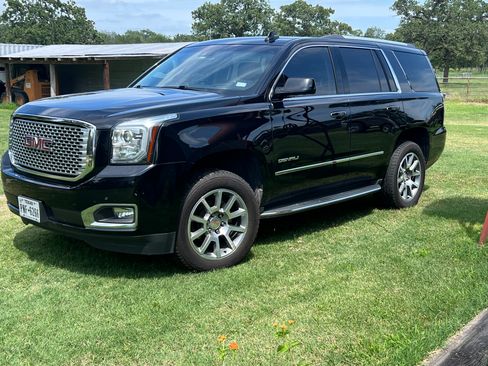 Used 2017 GMC Yukon Denali RWD image 1