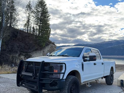Used 2018 Ford F250 XL w/ Power Equipment Group AWD/4WD image 8