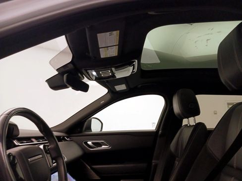 Used 2018 Land Rover Range Rover Velar R-Dynamic SE image 17