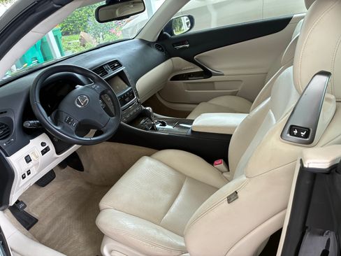 Used 2010 Lexus IS 350C RWD image 10