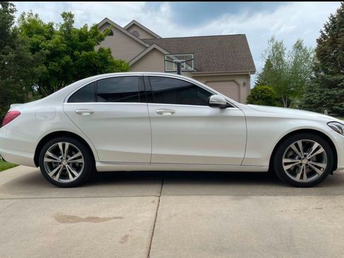 Used 2015 Mercedes-Benz C 300 4MATIC Sedan image 4