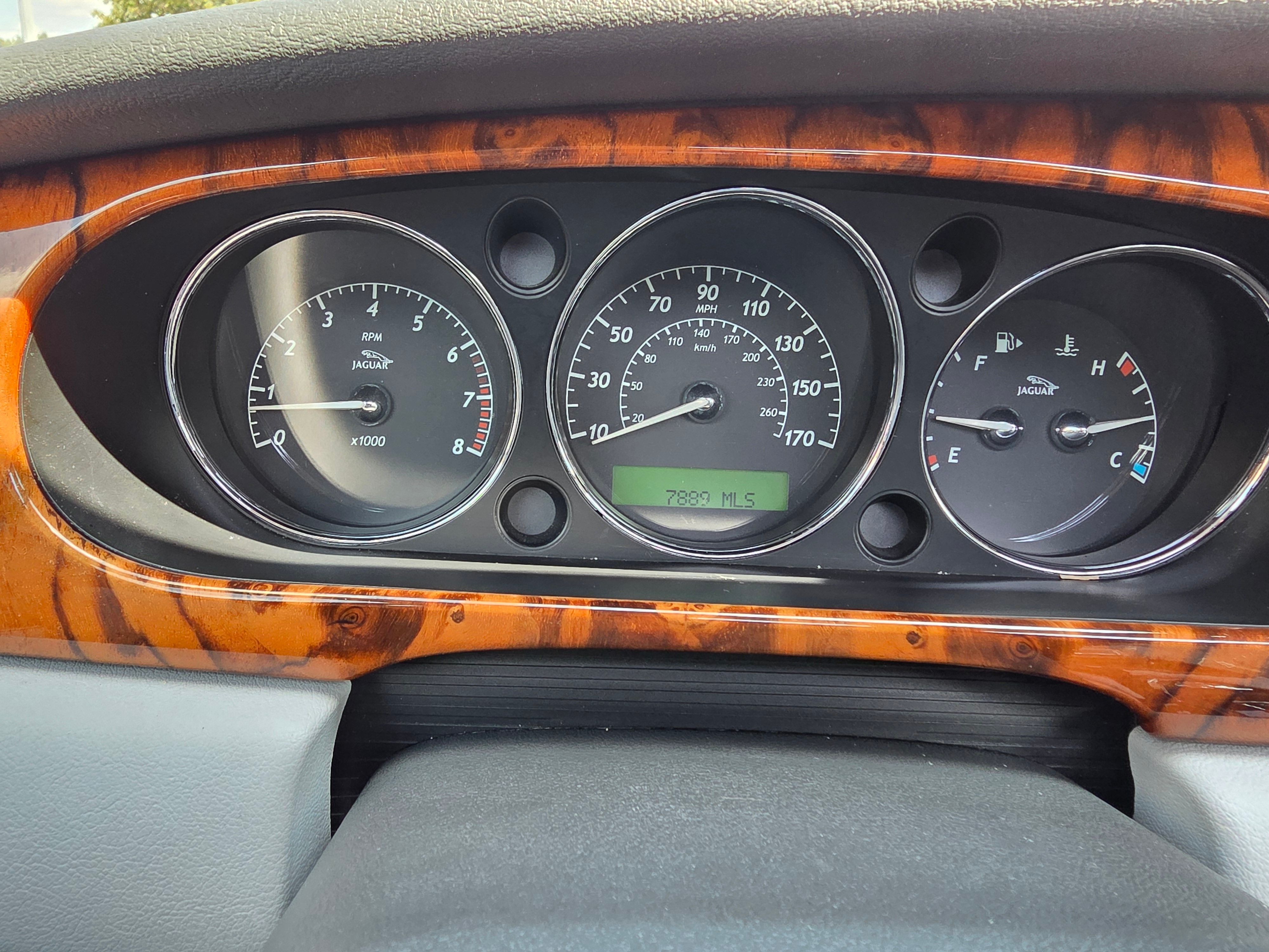 Used 2005 Jaguar XJ8 RWD image 28