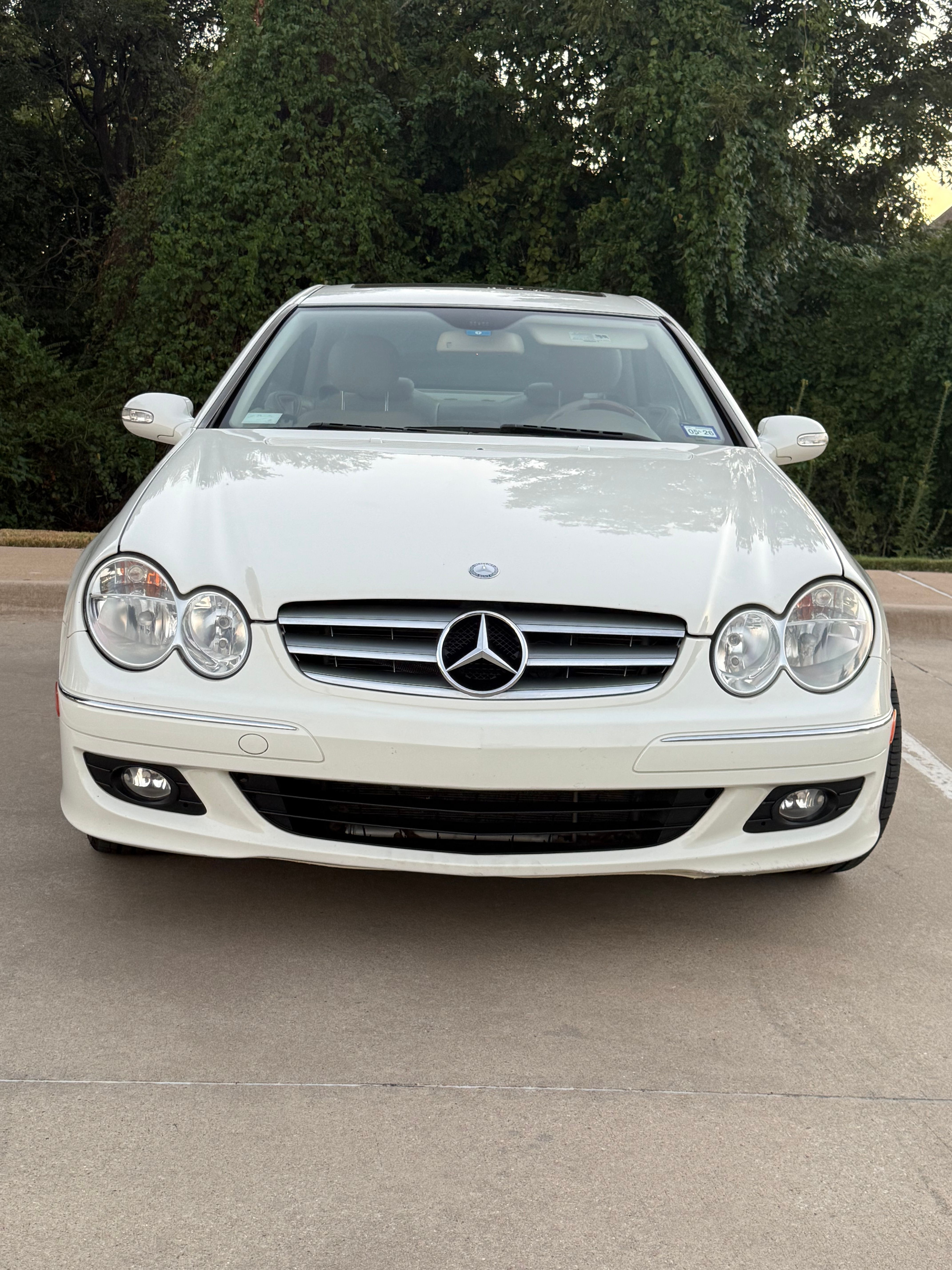 Used 2009 Mercedes-Benz CLK 350 Coupe image 2