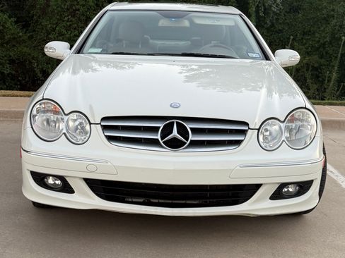 Used 2009 Mercedes-Benz CLK 350 Coupe image 2