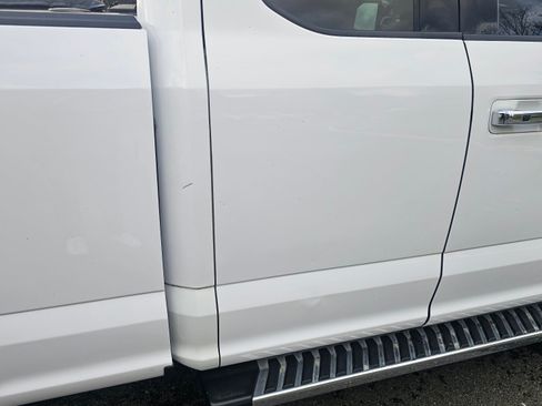 Used 2019 Ford F150 Lariat image 9