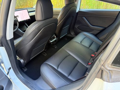 Used 2018 Tesla Model 3 Long Range image 10