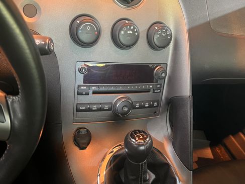 Used 2007 Pontiac Solstice Convertible w/ Premium Package RWD image 14
