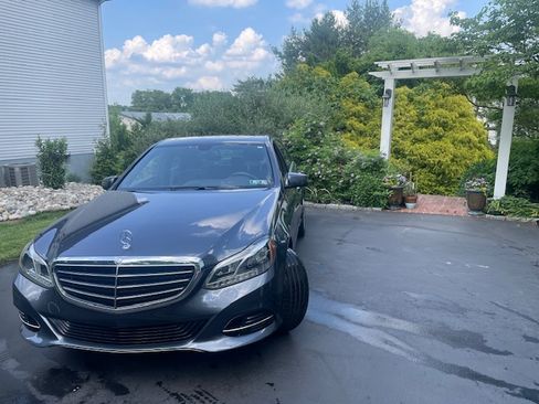 Used 2014 Mercedes-Benz E 350 4MATIC Sedan image 8