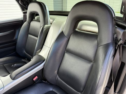 Used 2004 Chevrolet SSR w/ Preferred Equipment Group image 13