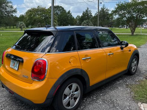 Used 2016 MINI Cooper 4-Door Hardtop FWD image 2